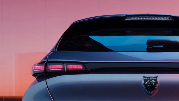 Achteraanzicht van een Peugeot E-308