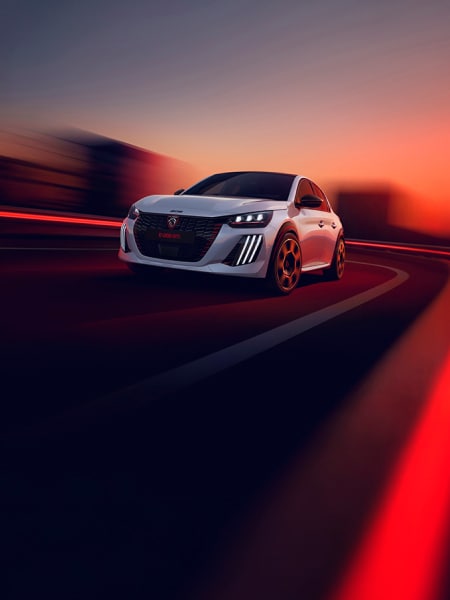 E-208 GTi op de weg, vooraanzicht