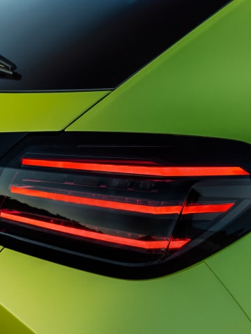 PEUGEOT 208 3-klauwen lichtsignatuur