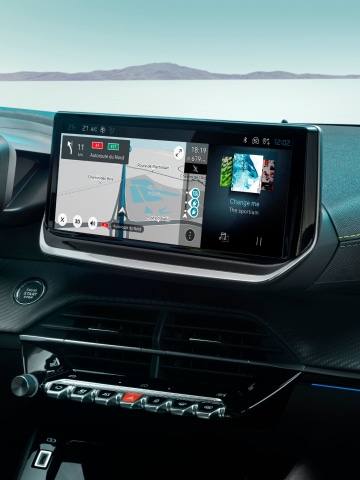 PEUGEOT E-208 met 10-inch touchscreen