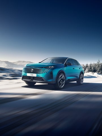 PEUGEOT E-3008 Dual Motor onderweg