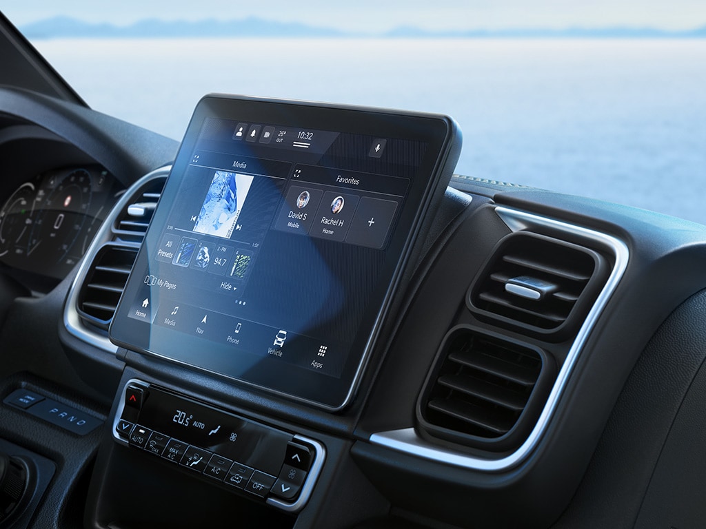 PEUGEOT E-BOXER 10-inch touchscreen