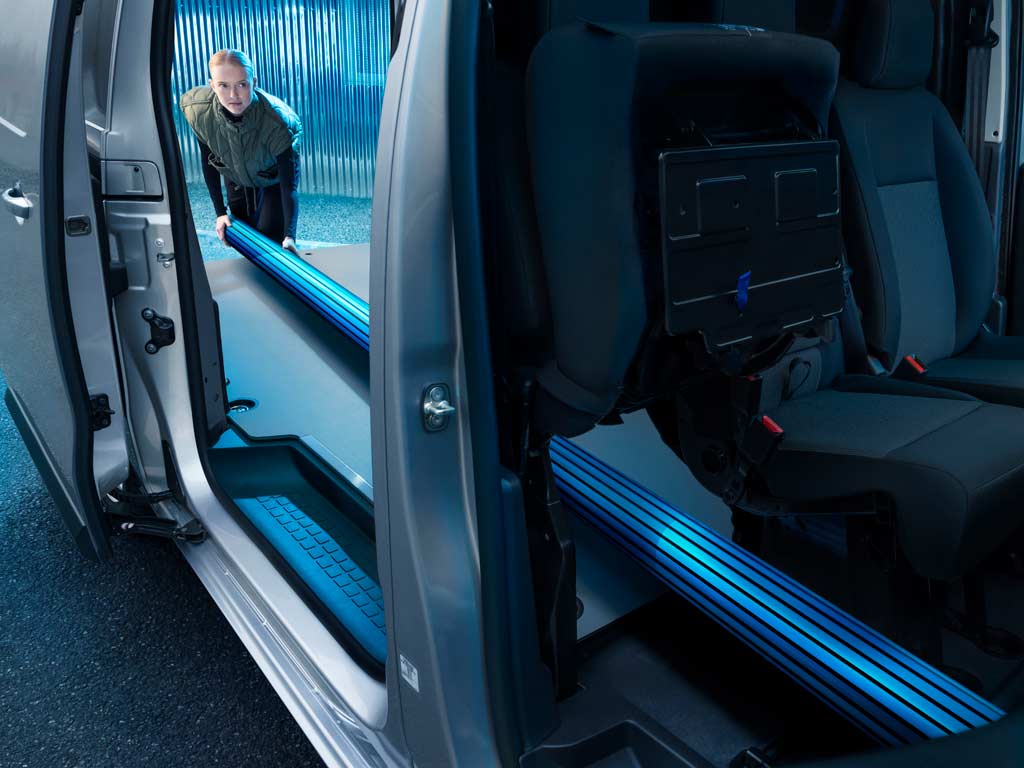 PEUGEOT E-EXPERT modulaire volumes