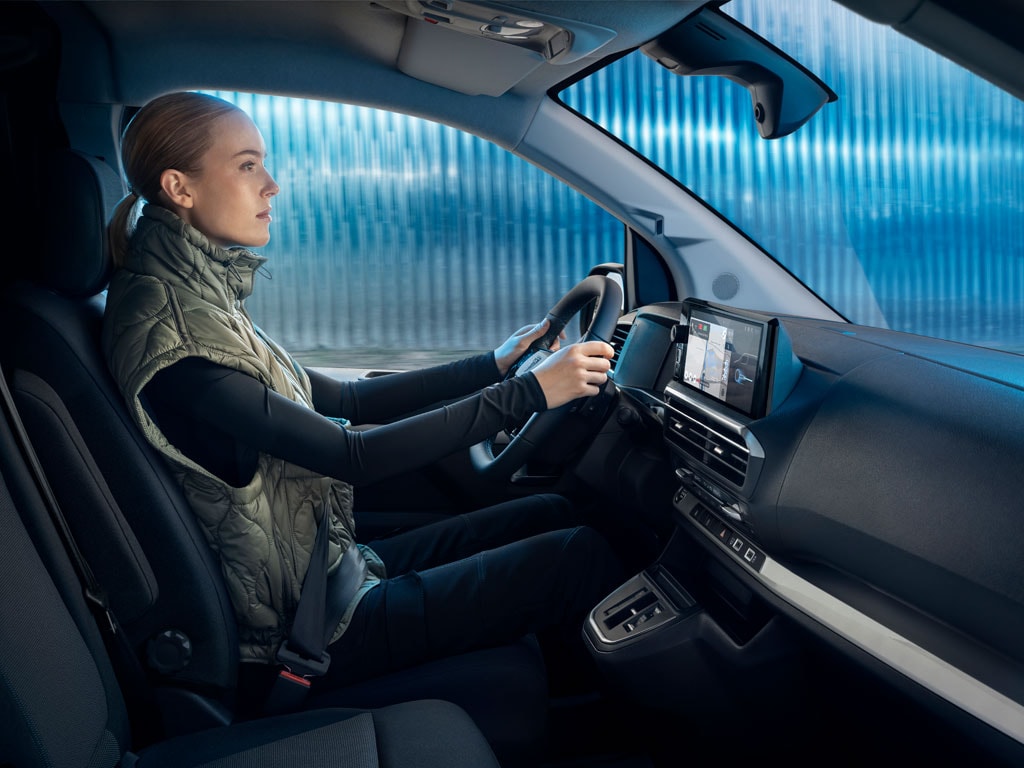 PEUGEOT E-EXPERT met ChatGPT