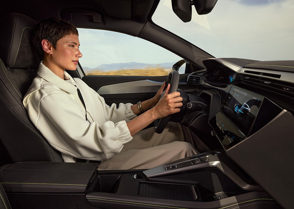 New PEUGEOT E-408 comfort