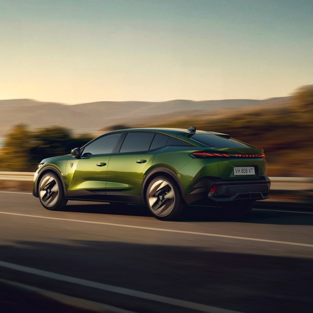 Voorzijde van de nieuwe PEUGEOT 408 Hybrid