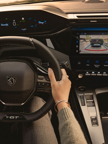 Nieuwe PEUGEOT E-408 i-Cockpit